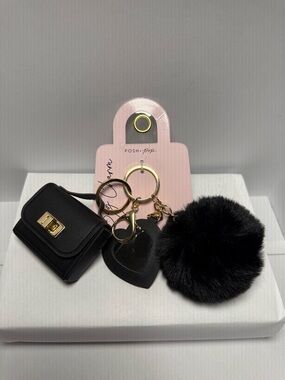 Black Pom Pom Keychain Wallet Heart Charm Gold Tone NWT